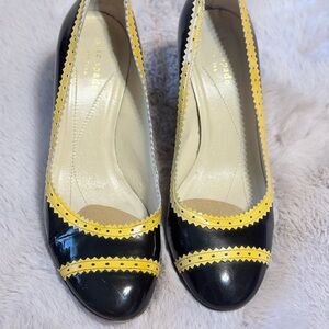 Kate Spade Black Patent Heels w/ Yellow Scallop Trim Size 8